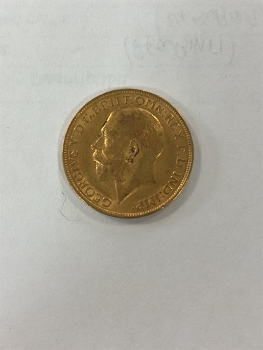 Lot 355 - A George V gold sovereign