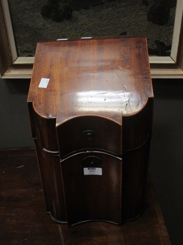 Lot 151 - An early 19th century mahogany knife box