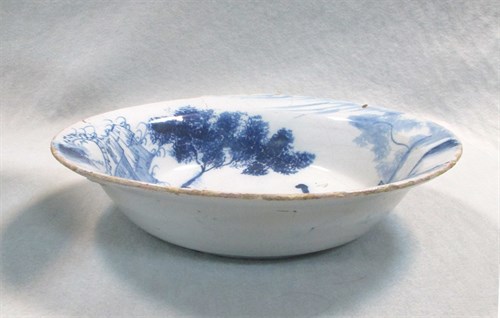 Lot 3 - A London Delft blue and white shallow bowl, probably Lambeth