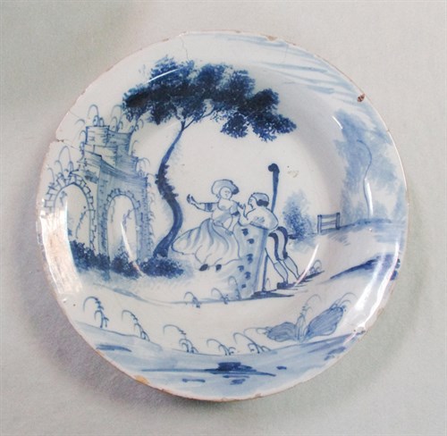 Lot 3 - A London Delft blue and white shallow bowl, probably Lambeth