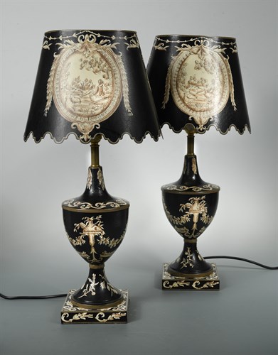 Lot 349 - A pair of modern toleware table lamps and shades