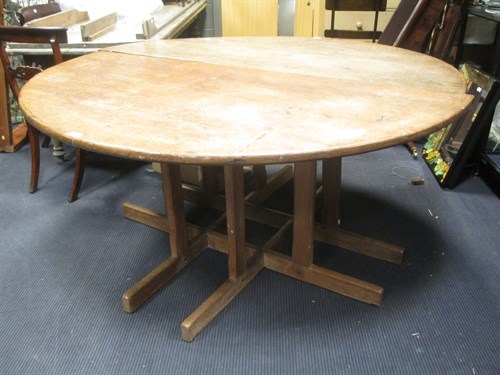 Lot 416 - An Arts & Crafts oak table