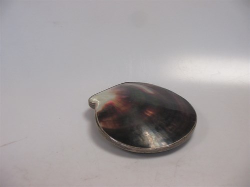 Lot 127 - A silver and Abalone shell photograph frame