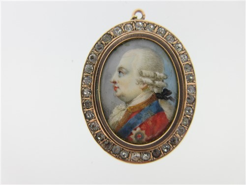 Lot 152 - A George III miniature set as a pendant with hairwork back
