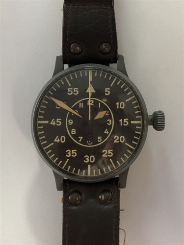 Lot 484 - Lacher & Co - A WW II Luftwaffe Beobachtungsuhr navigator's watch