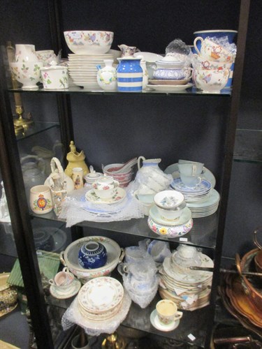 Lot 56 - A Royal Worcester twelve piece tea set with...