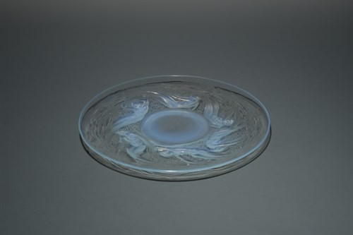 Lot 8 - Ondines, an R. Lalique opalescent glass plate