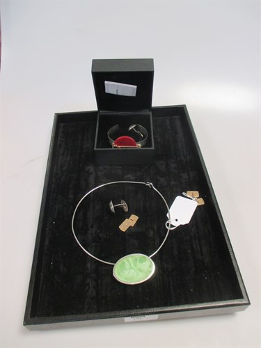 Lot 191 - A pair of 9ct gold cufflinks, 6.7g, together...