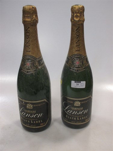 Lot 20 - Champagne, port and other bottles (6)