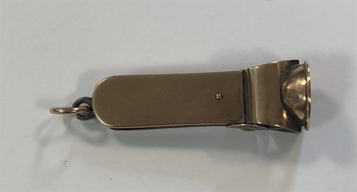 Lot 361 - An Edward VII 9ct gold mounted cigar cutter