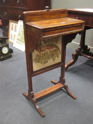 Lot 461 - A Regency mahogany screen