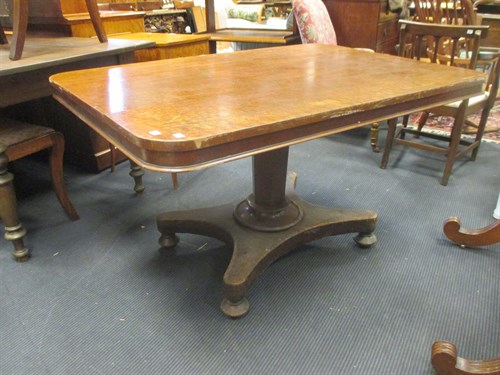 Lot 480 - A 19th century breakfast table 133 x 91 x 74cm