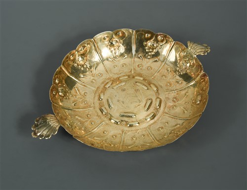 Lot 545 - A Charles I silver gilt sweetmeat dish