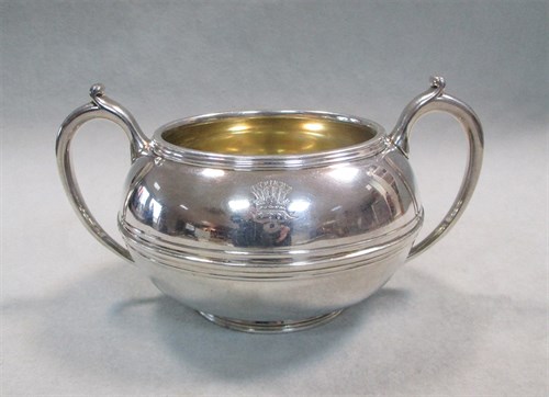 Lot 260 - A George V silver sugar bowl by Garrard & Co