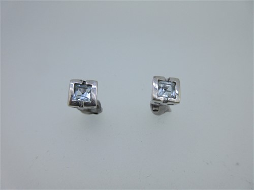 Lot 210 - A pair of aquamarine earstuds
