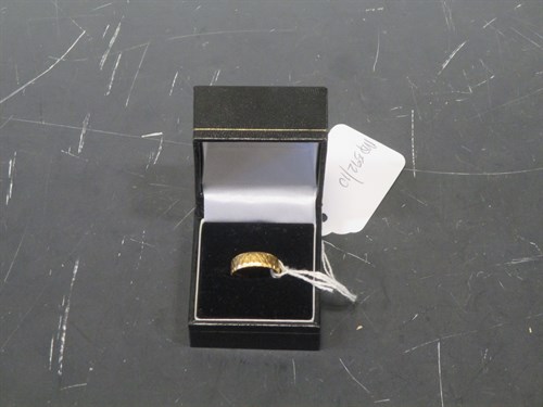 Lot 160 - A 22ct gold wedding ring 3.6g