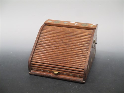Lot 446 - An Edwardian oak gaming box