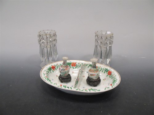 Lot 23 - A small collection of ceramics and glass - a...