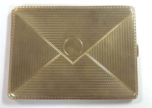 Lot 359 - A 9ct gold cigarette case