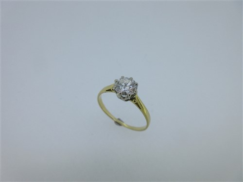 Lot 204 - A single stone diamond ring