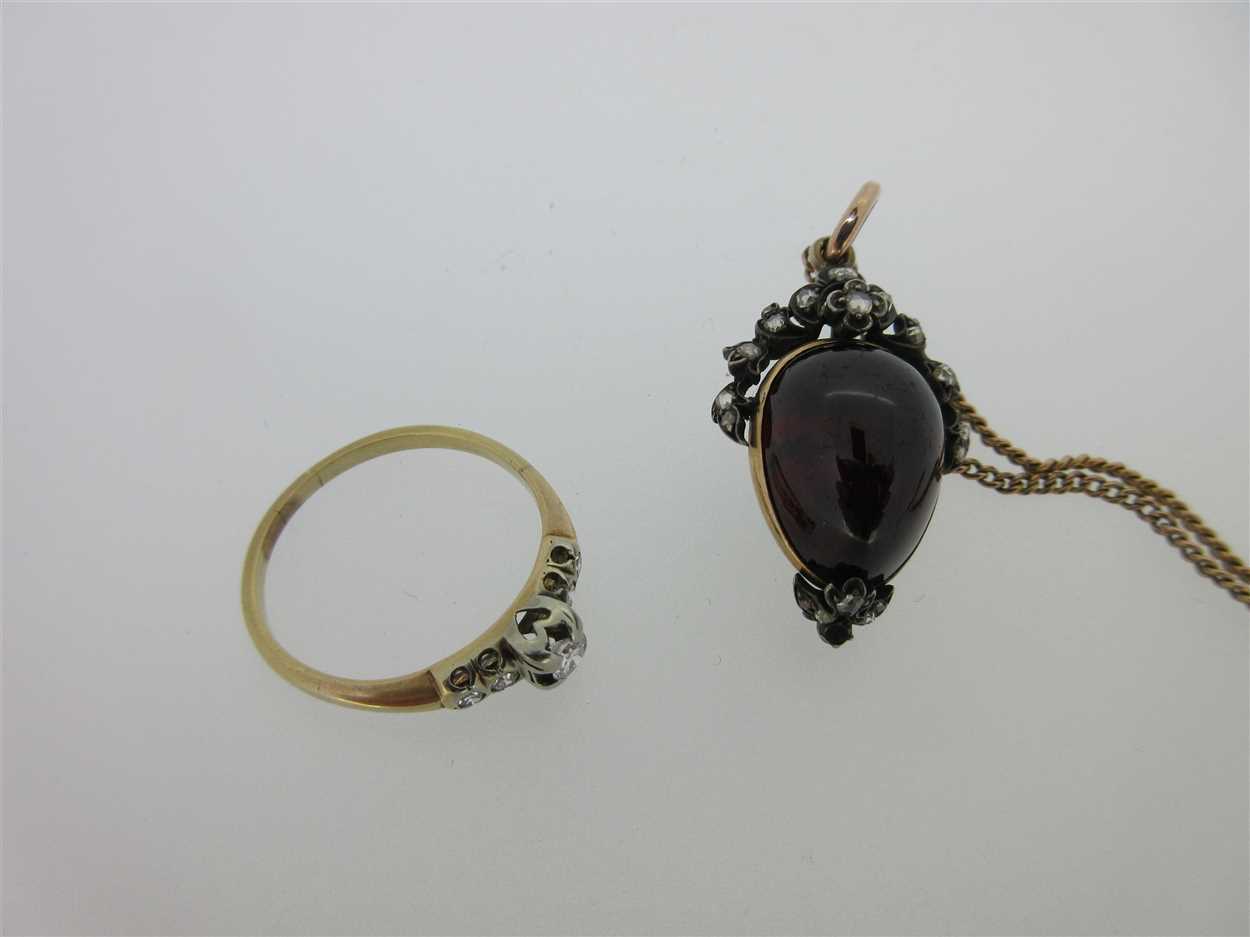 Lot 123 - A Victorian garnet carbuncle and diamond pendant together with a diamond ring