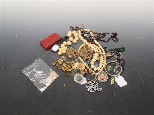 Lot 150 - A cased set of interchangeable desk seals...