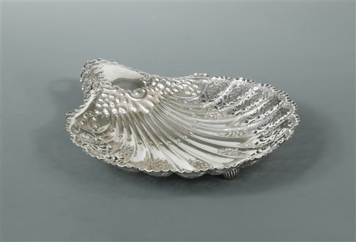 Lot 607 - A Victorian silver large shell dish