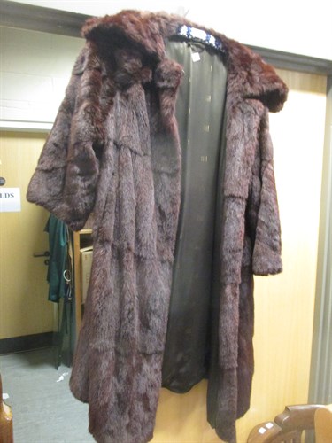 Lot 172 - A fur coat