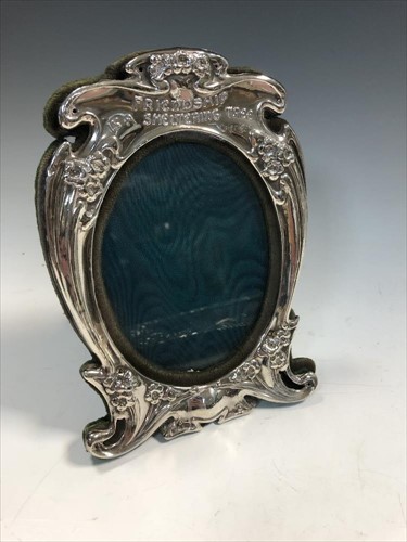 Lot 88 - An Edward VII silver easel back photograph frame