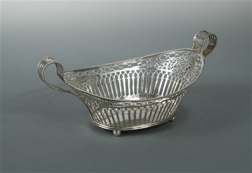 Lot 544 - A mid 18th century Dutch metalwares silver pierced bread basket