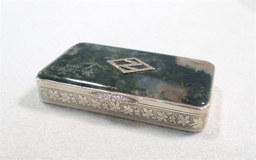 Lot 317 - A continental silver and hardstone snuff box