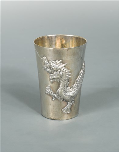 Lot 521 - A late 19th century Chinese export metalwares beaker