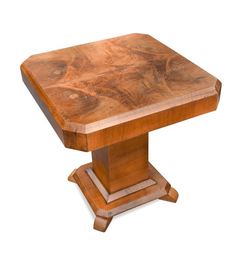 Lot 268 - An Art Deco period walnut occasional table