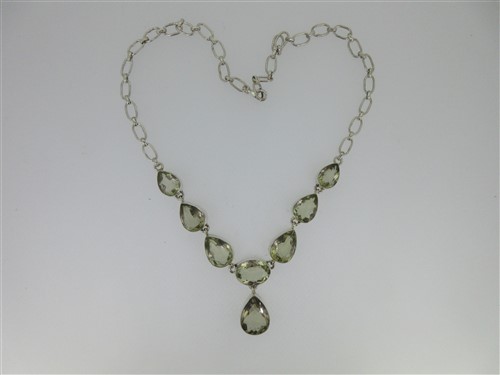 Lot 104 - A necklace set with pear cut prasiolites