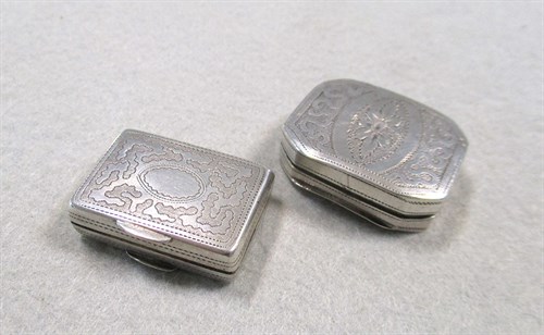 Lot 331 - A George III silver vinaigrette, together with a William IV example