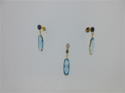 Lot 14 - A blue topaz and sapphire earring and pendant suite