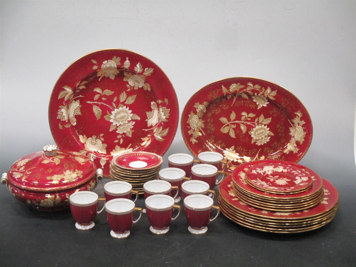 Lot 57 - A Wedgwood red and cream dinner service