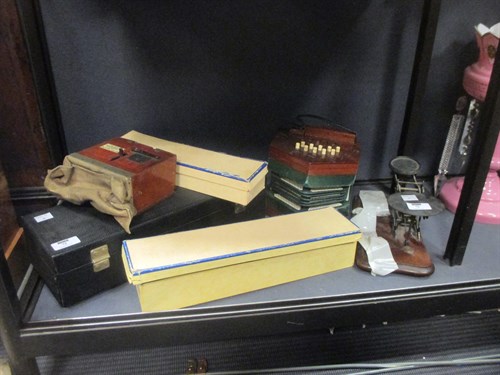 Lot 72 - A Victorian concertina with label 'Lachenal &...
