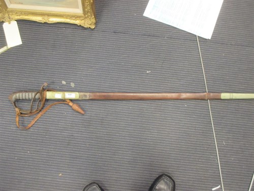 Lot 131 - An early 20th century artillery officers sword...
