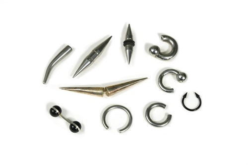 Lot 145 - A collection of body jewellery
