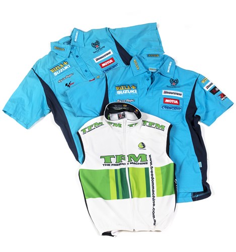 Lot 121 - Suzuki, six items of motorcycle wear