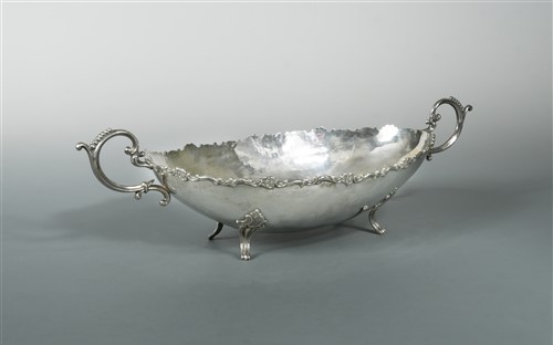 Lot 533 - A 20th century (probably) Peruvian metalwares fruit bowl