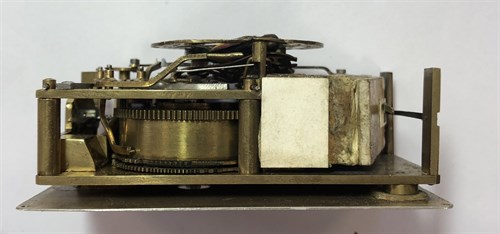 Lot 371 - A late 19th century singing bird automaton