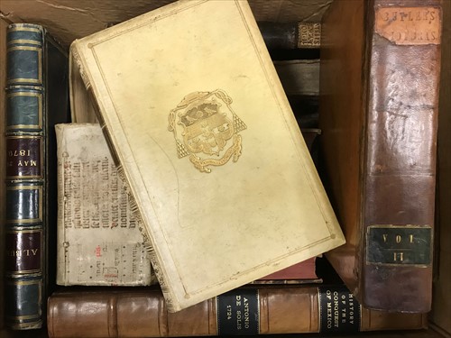 Lot 519 - A large collection of mixed literature