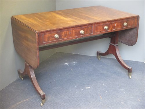 Lot 452 - A Regency mahogany sofa table 71 x 116 x 66cm