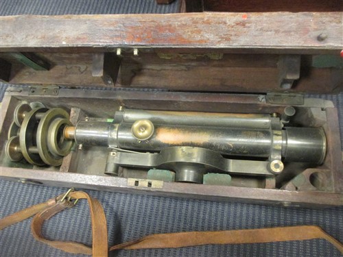 Lot 141 - A simple microscope, dumpy level and another...