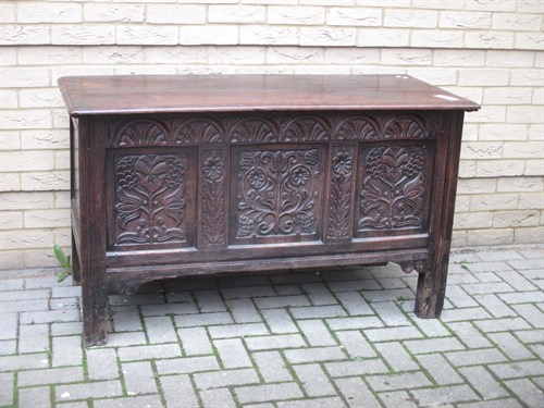 Lot 526 - A late 17th century panelled oak coffer 78 x...