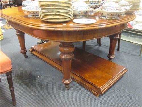 Lot 467 - A Victorian mahogany extending dining table...