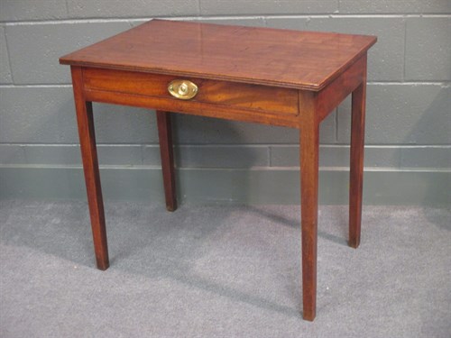 Lot 616 - A Georgian mahogany side table with single...