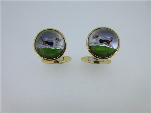 Lot 147 - A pair of Essex crystals depicting foxhounds set in 18ct gold hand made cufflinks